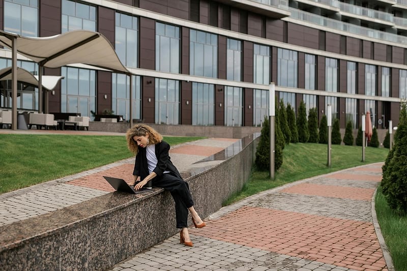 Margem Comprimida: Consequências no Caixa e no Crescimento — margem-comprimida