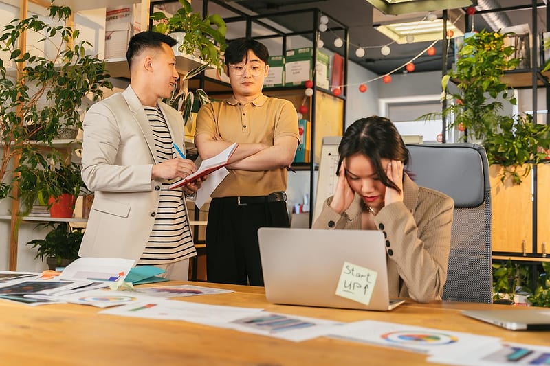 Inadimplência e Cobrança: Quando Antecipar Recebíveis — inadimplencia-e-cobranca