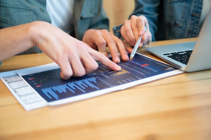 Margem Comprimida: Como Identificar e Reverter no B2B — margem-comprimida