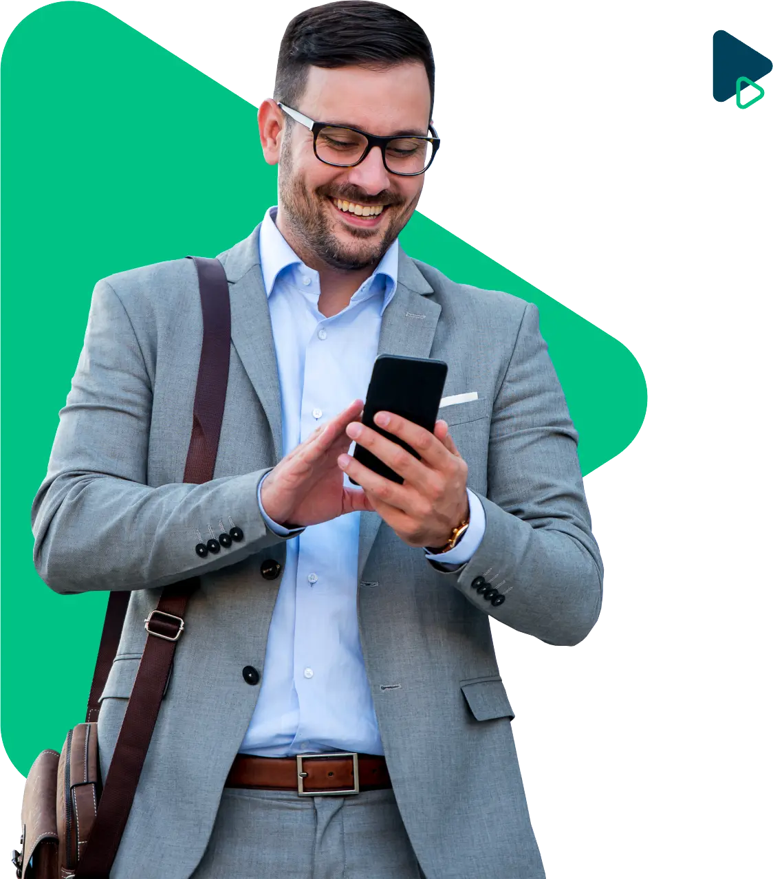 Gestor financeiro utilizando a plataforma Antecipa Fácil no smartphone para antecipar recebíveis